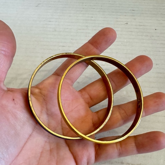 Vintage J Crew Gold Tone Blue & Yellow Enamel Bangle Bracelets 8.5” Lot of 2 - Picture 8 of 13